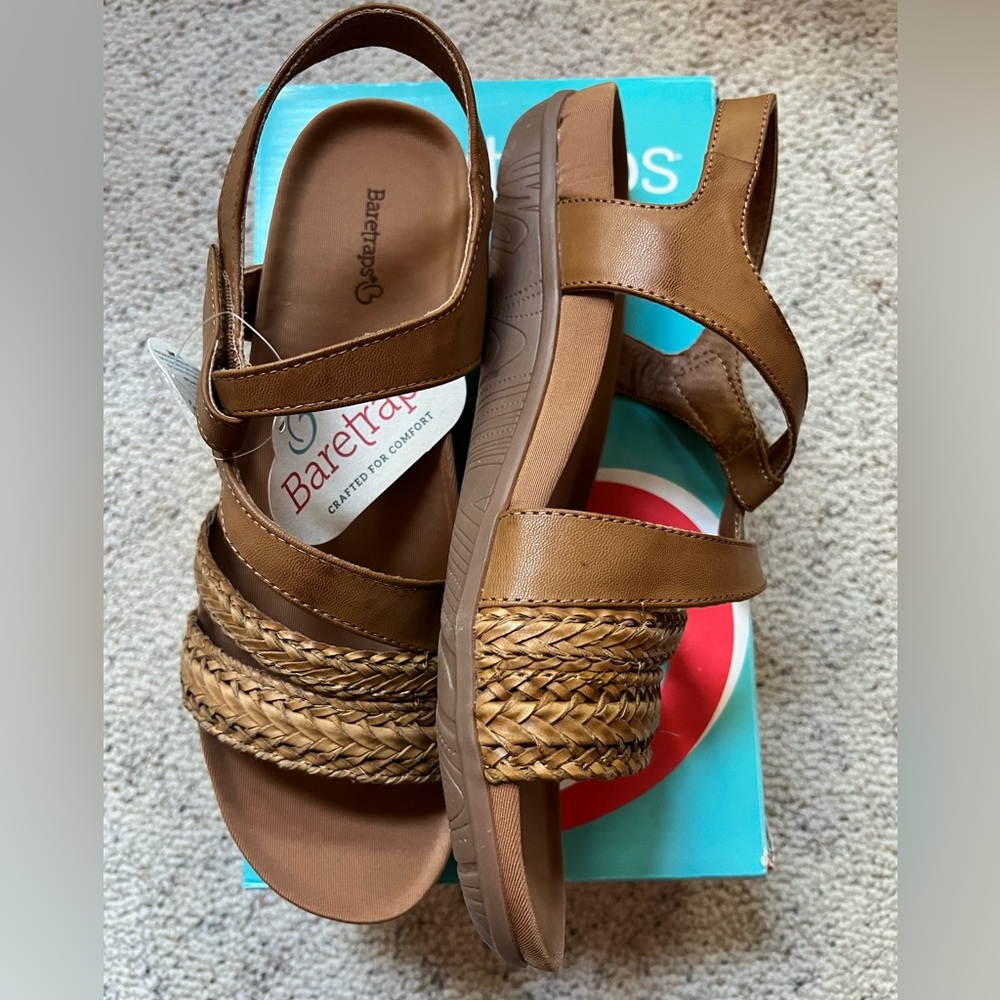 New in box Baretraps Women’s Sandals Sz 10 - Picture 2 of 5